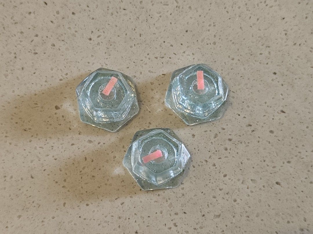 custom guitar knobs (Category: Music Accessories) located in Singapore. Submitted by annabellekhooweien (Listing ID 1361643471, Image 3). Description: 6mm pot shaft.