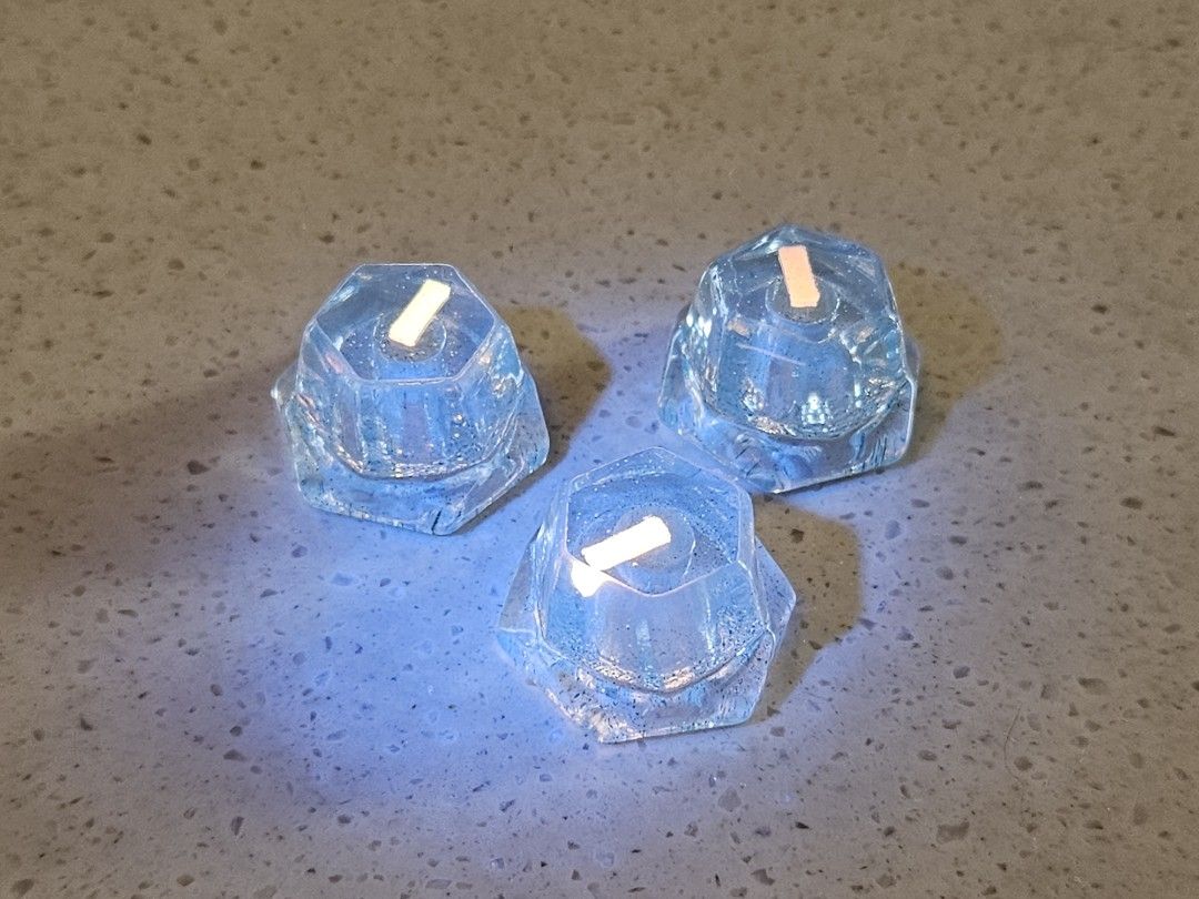 custom guitar knobs (Category: Music Accessories) located in Singapore. Submitted by annabellekhooweien (Listing ID 1361643471, Image 2). Description: 6mm pot shaft.