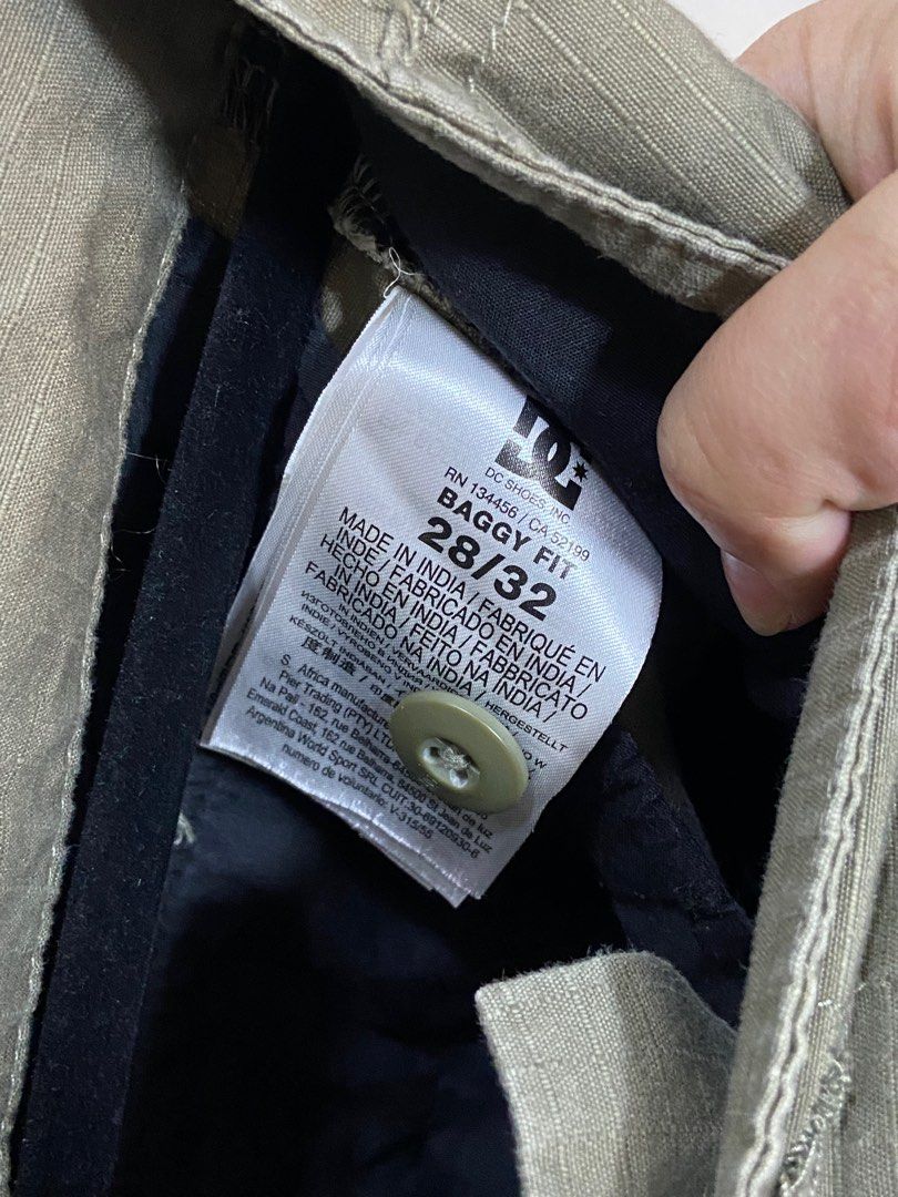 DC Cargo Pants (Category: Jeans) located in Manila. Submitted by sn00pyboopy (Listing ID 1361726530, Image 3). Description: .