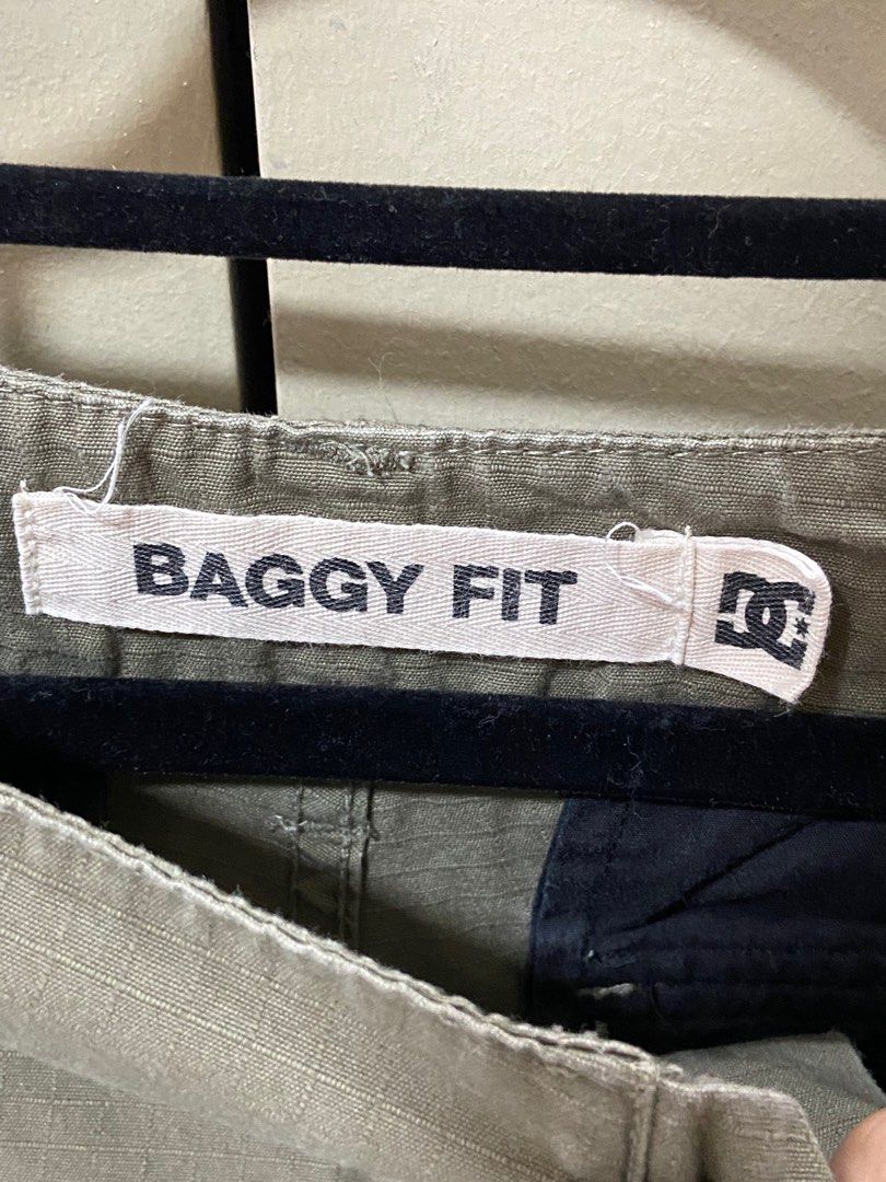 DC Cargo Pants (Category: Jeans) located in Manila. Submitted by sn00pyboopy (Listing ID 1361726530, Image 2). Description: .