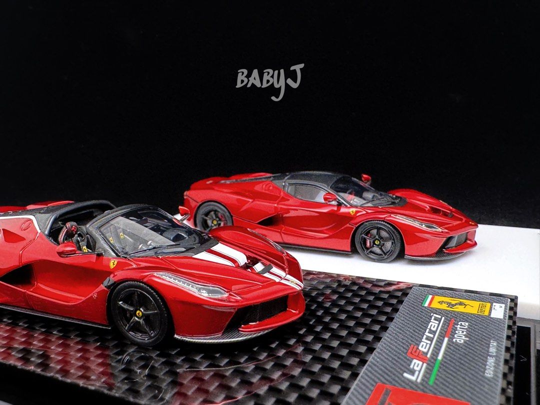 DMH 1:64 LaFerrari Aperta & Hard Top Metallic Red Resin Model