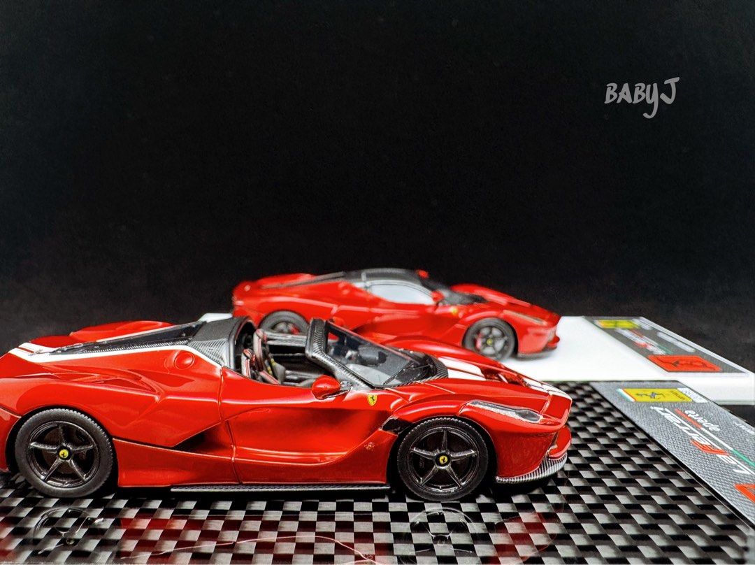 DMH 1:64 LaFerrari Aperta & Hard Top Metallic Red Resin Model