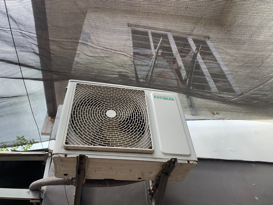 Everest 1.5hp Split-type AC (Category: Air Conditioning and Heating) located in Pasay City. Submitted by behonestdear (Listing ID 1361783726, Image 2). Description: 10k unit only kayo po magpapadismantle Pickup at Lancaster new city cavite.