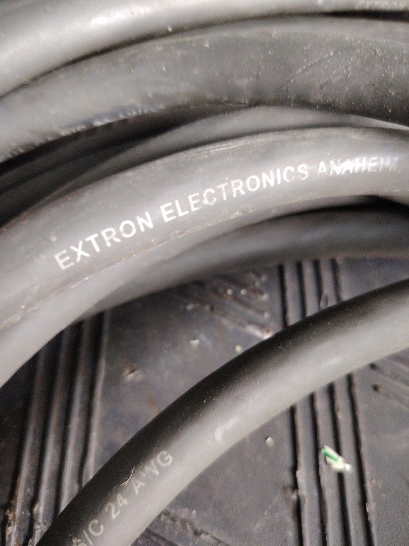 Extron Bnc cable used.453753397524582401