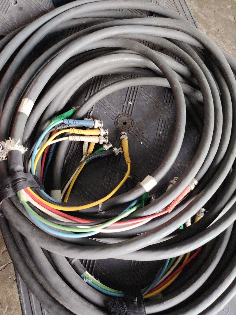 Extron Bnc cable used.453753397524582400