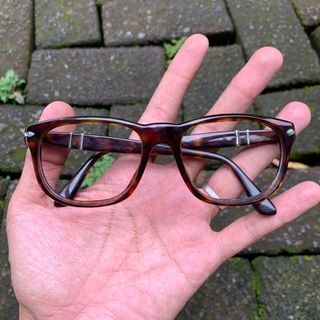 (Kategori: ) berada di . Dikirim oleh oyonscooterist (ID iklan 1361681846, Gambar 1). Deskripsi: .