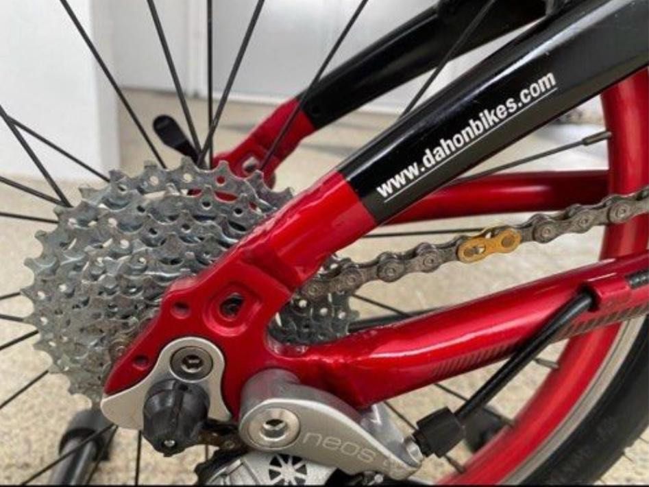 Frame-Dalloy Aluminium foldable bicycle (Category: Bicycles) located in Singapore. Submitted by 550tan (Listing ID 1361645121, Image 3). Description: Specs Type-Folding Bike Frame-Dalloy Aluminium Rider Heights-145cm-185cm Rims-20”x1.75 Light Weight Aluminium Drivetrain- Dagon The Neo’s 9-Speed Chainring- 56t Cassette-11t - 32t Grips - SR ( Salle Royal) Saddle - Java Ergo Comfort Accessories Bike Bell Bottle Cage New Grip Front/Rear Light Foldabl