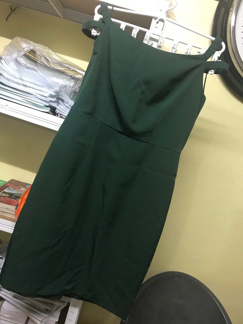 Green Dress (Category: Dresses) located in Guagua. Submitted by paudf (Listing ID 1361728013, Image 1). Description: Used once only In great condition Rfs: not my size anymore.