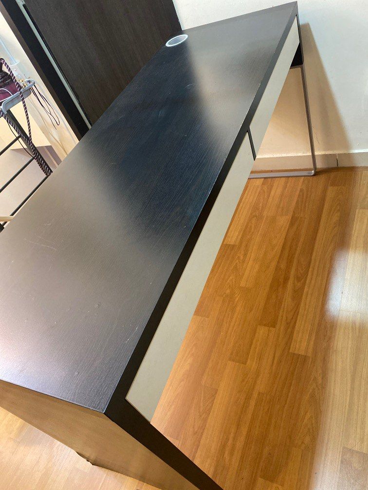 Ikea table (Category: Tables & Sets) located in Kuala Lumpur. Submitted by wansu__ (Listing ID 1361701749, Image 1). Description: .