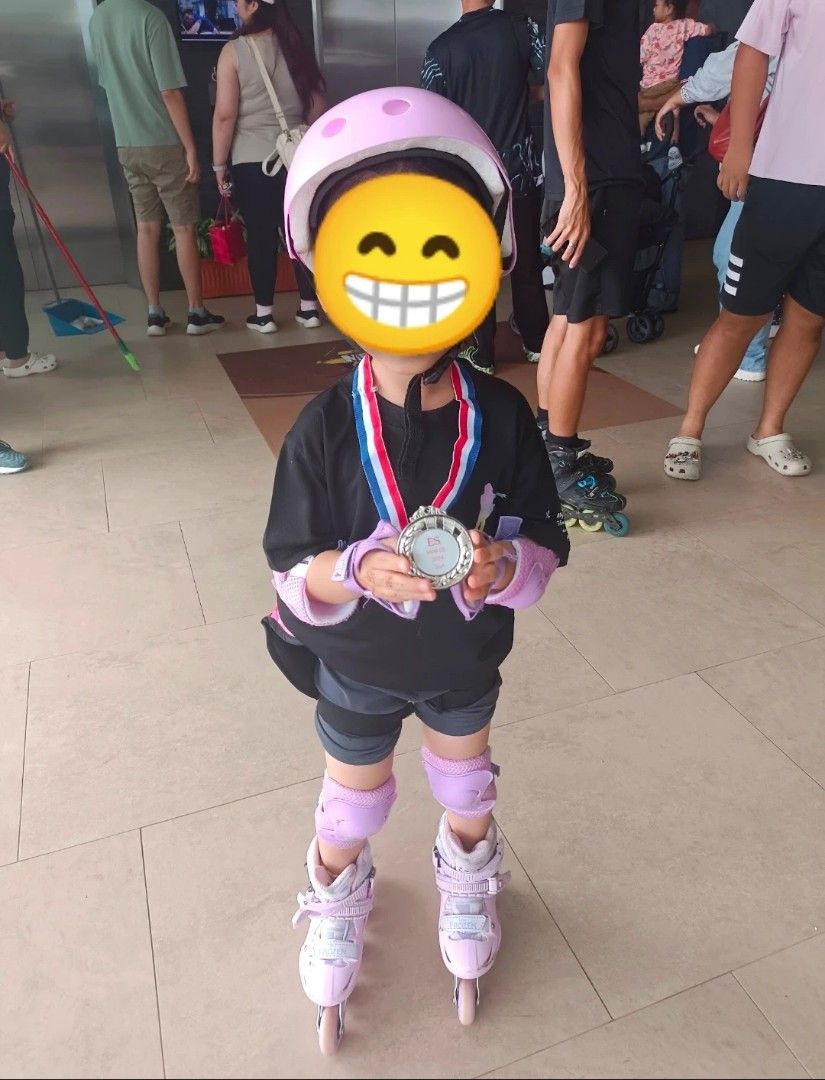 Inline skating class (Category: Skates, Rollerblades & Scooters) located in Singapore. Submitted by gohphyllis217 (Listing ID 1361660441, Image 2). Description: looking for affordable inline skating classes for your little ones or planning a weekly family activity to go do together as a family ? come join us for a fun timing rolling😁 our classes are usually at boon keng area but if your have a preferred location can let us know too. 😁.