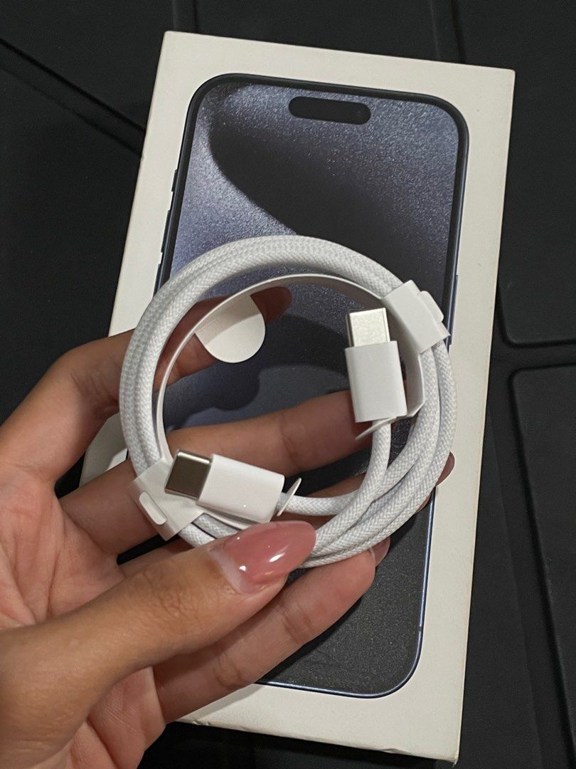 Iphone USB C charge cable (Category: Chargers & Cables) located in Valenzuela. Submitted by riri_21 (Listing ID 1361663939, Image 2). Description: Brand new Original USB C charge cable from iphone 15 pro Fix fix Respect post.