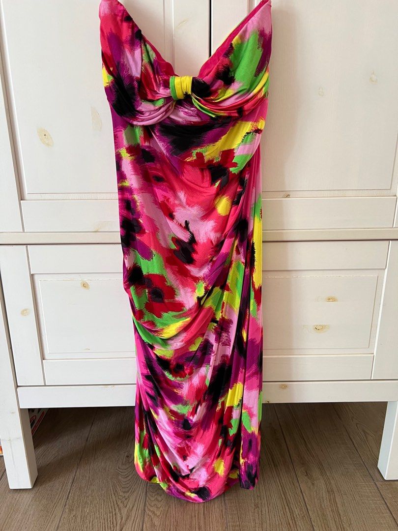 Mango tube dress (Category: Evening dresses & gowns) located in Makati City. Submitted by stufffromkim (Listing ID 1361671550, Image 1). Description: .