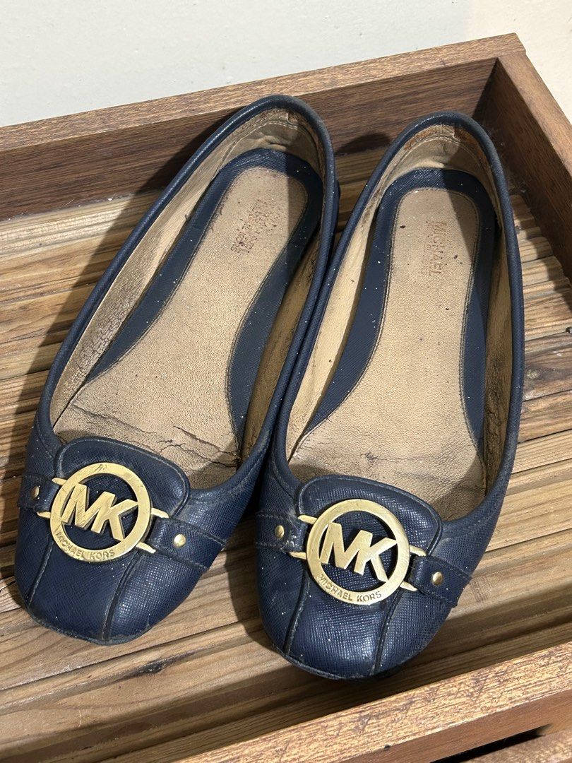 Michael Kors Flats (Category: Flats & Sandals) located in San Juan City. Submitted by prelaabthings (Listing ID 1361753116, Image 1). Description: Not using it anymore Time to let go :) Needs cleaning.