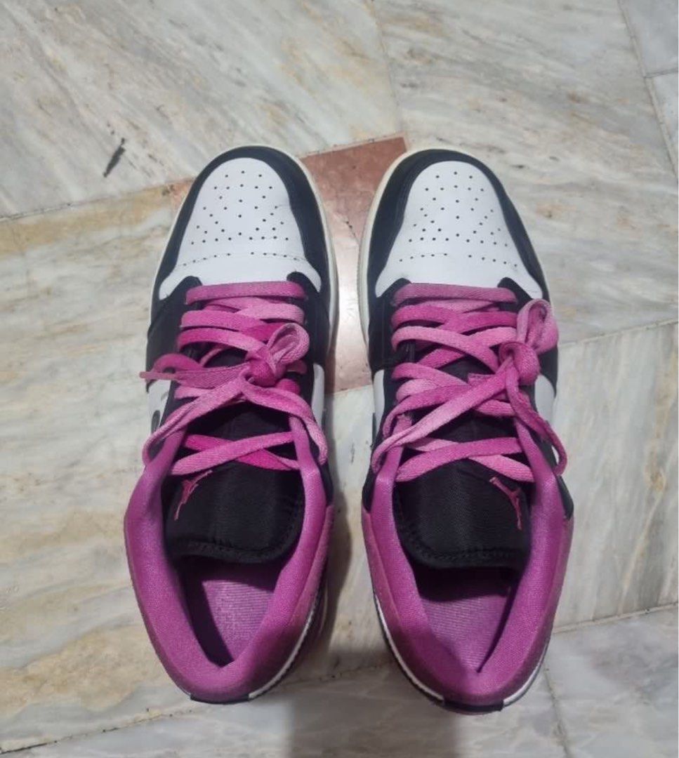 Nike Dunk Low and Jordan 1 low (Category: Sneakers) located in Quezon City. Submitted by jm2691 (Listing ID 1361746855, Image 2). Description: 5k for both shoes Size 8 and 9 Price negotiable No box.