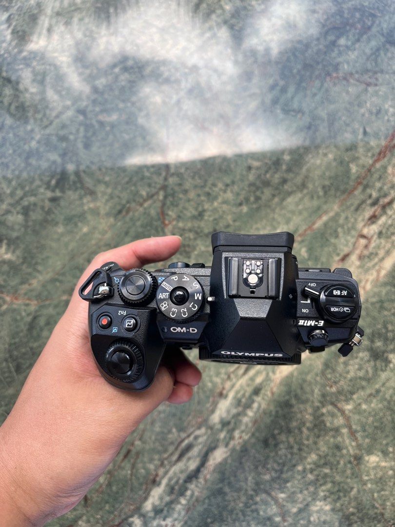Olympus EM1 Mark ii MFT/M43 Mirrorless Camera (Category: Cameras) located in Paranaque City. Submitted by wynnnnnnn (Listing ID 1361781785, Image 2). Description: Olympus EM1 Mark ii MFT/M43 Mirrorless Camera Asking price: 35k No issues Other lenses for sale: Rokinon 7.5 f3.5 Fisheye Olympus 14-150 f4-5.6 ii Olympus 40-150 f4-5.6 lens Olympus 12-40 f2.8 ii PRO Olympus Zuiko 50-200 f2.8-3.5 (Four Thirds mount) Olympus 75-300 f4.8-6.7 Ttartisan 50 