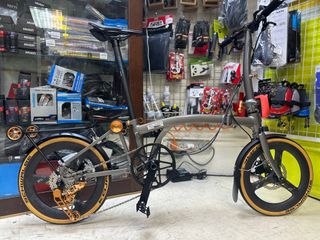 （分類：）位於 。 由 bikezone88hk 提交（商品編號 1361760647，圖片 1）。簡介： 。