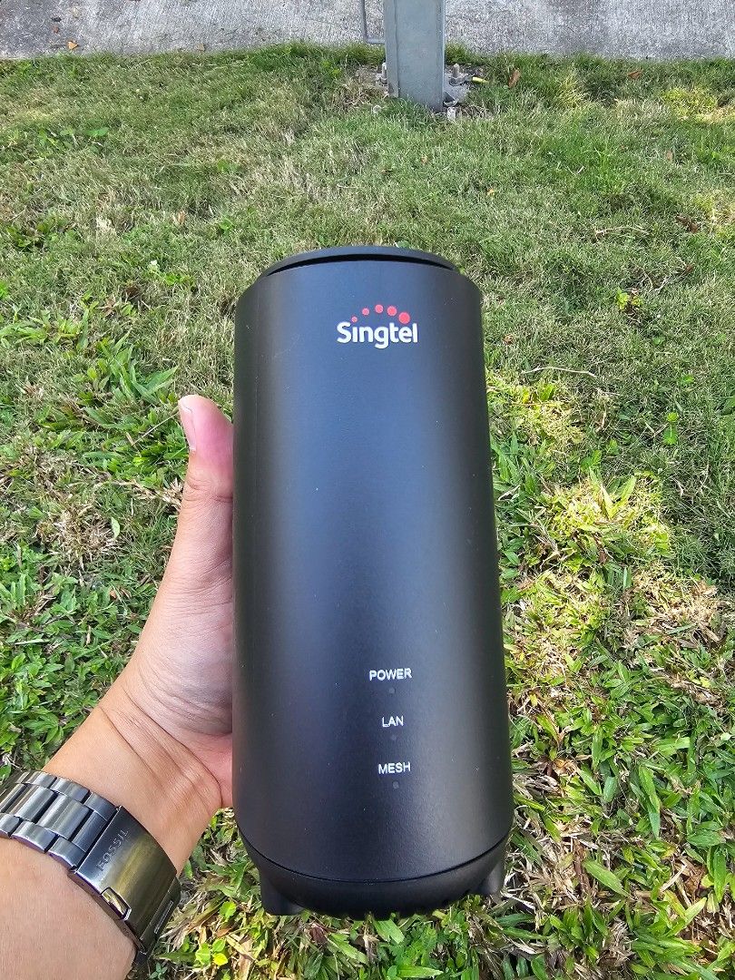 Singtel wifi 6 mesh (Category: Networking) located in Singapore. Submitted by sanbah (Listing ID 1361740918, Image 2). Description: I have a few of this singtel wifi 6 mesh. all are used and still working. selling at $40 each.