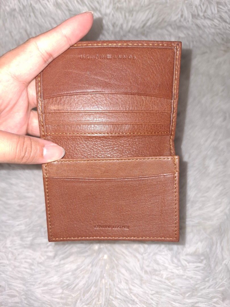 Tommy Hilfiger Card Wallet (Category: Wallets & Card Holders) located in San Isidro. Submitted by d.clutter_stuffs (Listing ID 1361754803, Image 2). Description: - Has stain - Cut tag - Please check all photos - No COD ‼️ Last price posted.