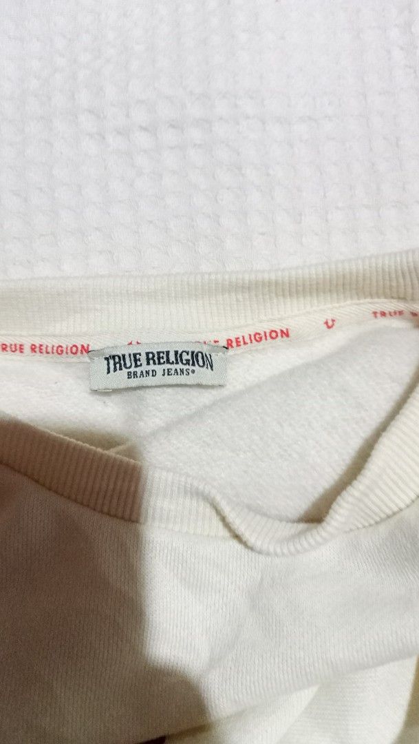 True Religion Sweat Shirt (Category: Coats, Jackets and Outerwear) located in Kapalong. Submitted by hashhthrift (Listing ID 1361731244, Image 2). Description: 19.5x24 no issue.