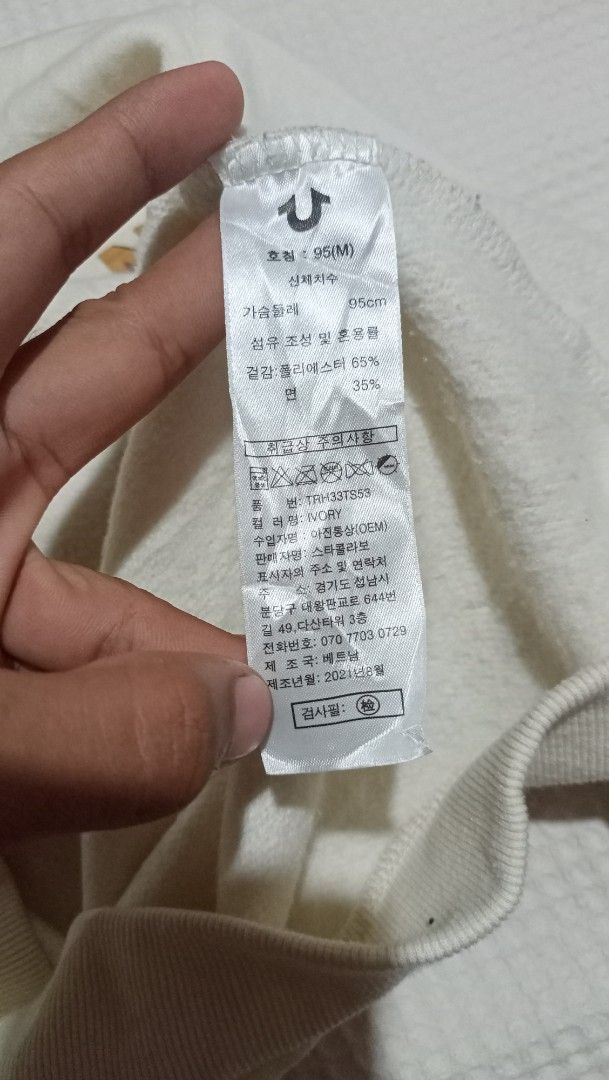 True Religion Sweat Shirt (Category: Coats, Jackets and Outerwear) located in Kapalong. Submitted by hashhthrift (Listing ID 1361731244, Image 3). Description: 19.5x24 no issue.