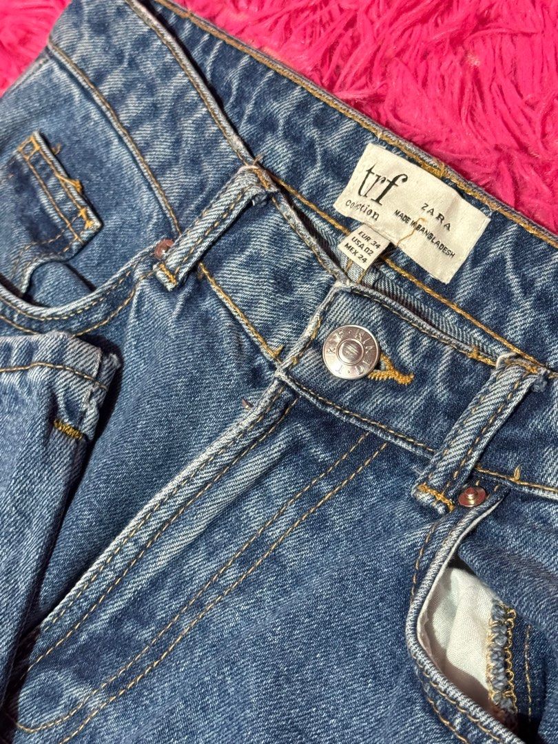 Zara Jeans (Category: Jeans) located in Bulacan. Submitted by henlooo03 (Listing ID 1361687391, Image 2). Description: Zara jeans Size 27 Length 42.