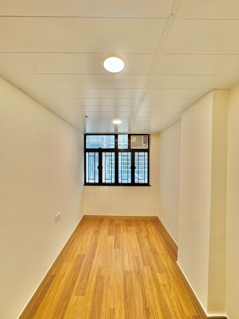 Spacious unit for rent/sale in Sheung Wan, Hong Kong Island (near MTR station)63439019802627114