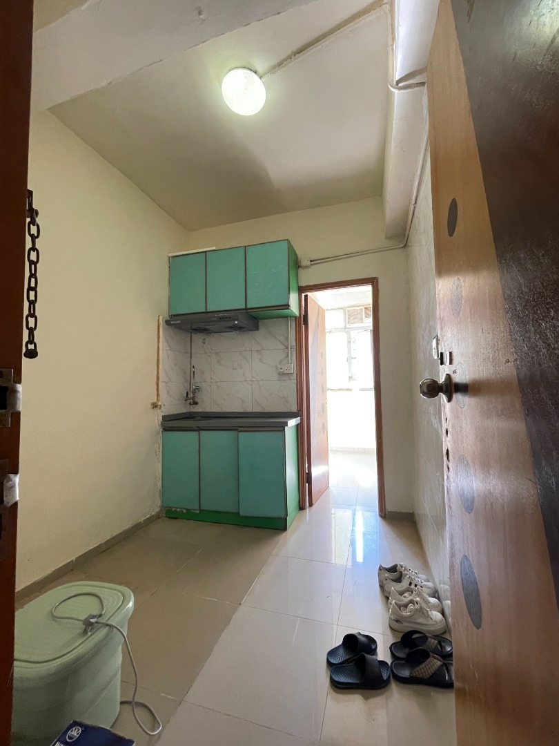 No commission. One-bedroom apartment in Mong Kok. Convenient transportation.63437993573378110