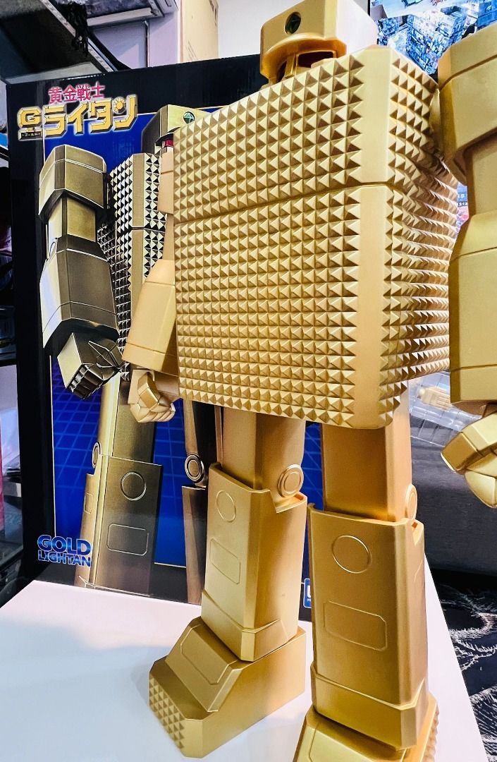 全新現貨UZ-PRODUCTION 60cm JUMBO VINYL JV-04 黃金戰士(700901