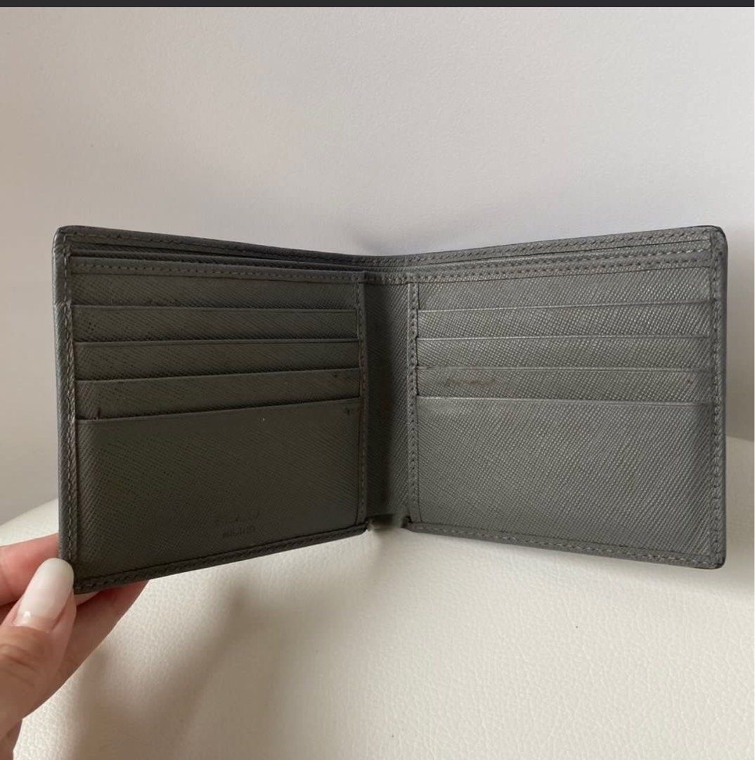 Authentic Prada Wallet (Category: Luxury Bags & Wallets) located in Manila. Submitted by cju_0416 (Listing ID 1366475328, Image 2). Description: Well used Need spa .