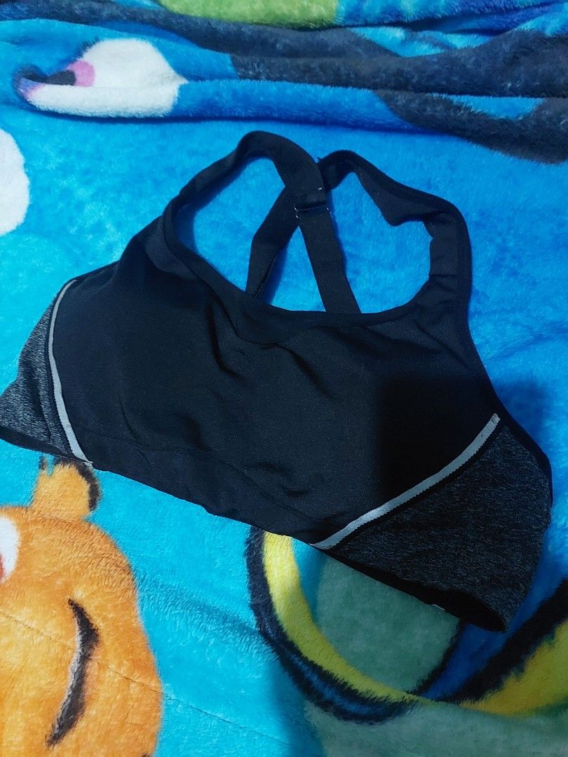 Bench Sports Bra (Category: Activewear) located in Taguig. Submitted by perfect_restyle (Listing ID 1366448388, Image 3). Description: 1st 3 black sports bra are from bench selling for 150 php only 2 pinks, blue and black brallete is solde for 100 php only all sports bra are medium size. most of them are used only once or twice..