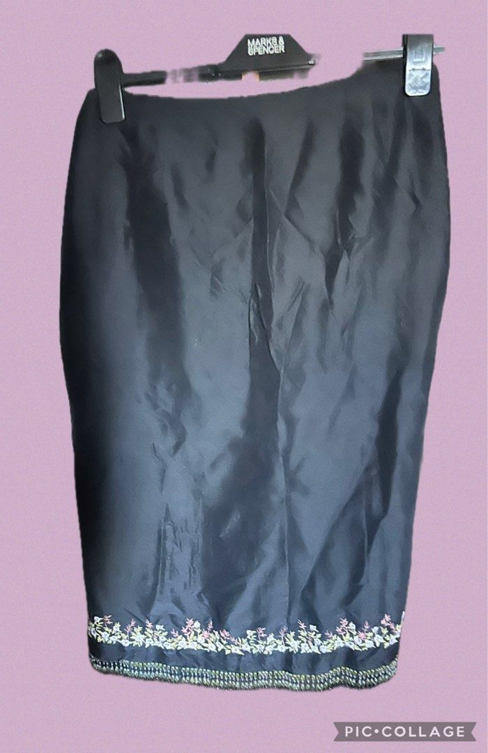black skirt with embroidered & beaded hem (Category: Skirts) located in Malabon City. Submitted by everythinggoeson (Listing ID 1366538985, Image 2). Description: 29 inches waist (size 8 on tag).