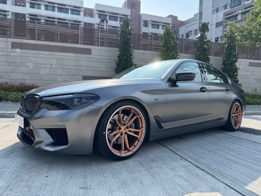 BMW 530i Luxury (A) （分類：車輛出租）位於 Hong Kong。 由 allcarrental_official 提交（商品編號 1366387402，圖片 1）。簡介： BMW 530iA Luxury open for rent! 開放租車 基本收費 (按天數 x 日收費) 1-2天：$1200 3-5天：$996 6-7天：$720 按金：$15000 (P + $5000) 組別：F 折扣：$50-$200 * 視乎會員等級 慶祝我們 於香港成立 踏入第5️⃣個年頭！ 將會繼續為您 越做越好！ 好車輛 🏎️！正服務 💆🏻！ 高回贈💲！ 週年 精彩活動： 1) Follow 新 IG account : 👉🏻 “autoleading” 可以免費延長還車 4 小時！(每位客人限免費延長 2次!) 2) 凡租用過我們車輛客戶，首次預約粵港澳接送服務，無論任何距離85折！ 多謝大家一直支持香港人創業90後！ 祝大家路上安全 路路暢通 途沿都有我們 良心小