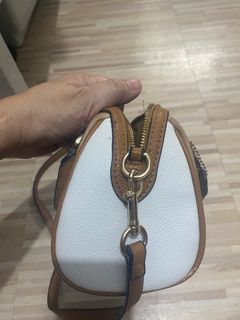 (Category: ) located in . Submitted by glads_closet (Listing ID 1366385168, Image 1). Description: .