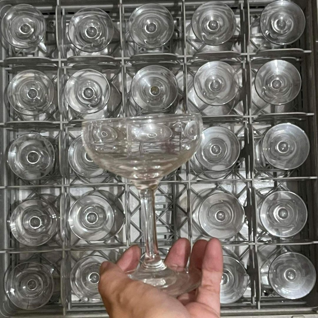 COCKTAIL GLASS (Category: Pitchers & Dispensers) located in Manila. Submitted by iamsaiinisay (Listing ID 1366374869, Image 1). Description: 1 CRATE ( 25PCS ).