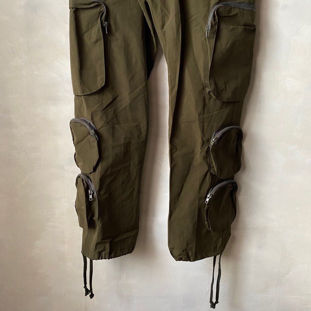 Eden Multipocket Flight Cargo Pants (Category: Trousers) located in Manila. Submitted by dailypickups_ (Listing ID 1366475674, Image 2). Description: Size: 32-34 Waist Condition: 10/10 Dimensions Length: 41” Inseam: 29” Thigh: 11.5” Knee: 8.5” Leg opening: 7.5” Front rise: 12”.