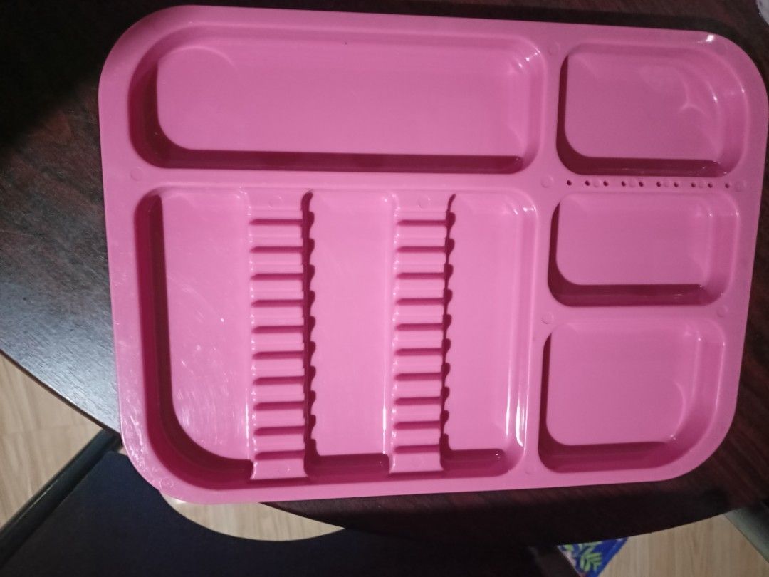 Enamel Tray (autoclavable) (Category: Medical Supplies & Tools) located in Quezon City. Submitted by thriftastoreph (Listing ID 1366452191, Image 1). Description: Used twice only.