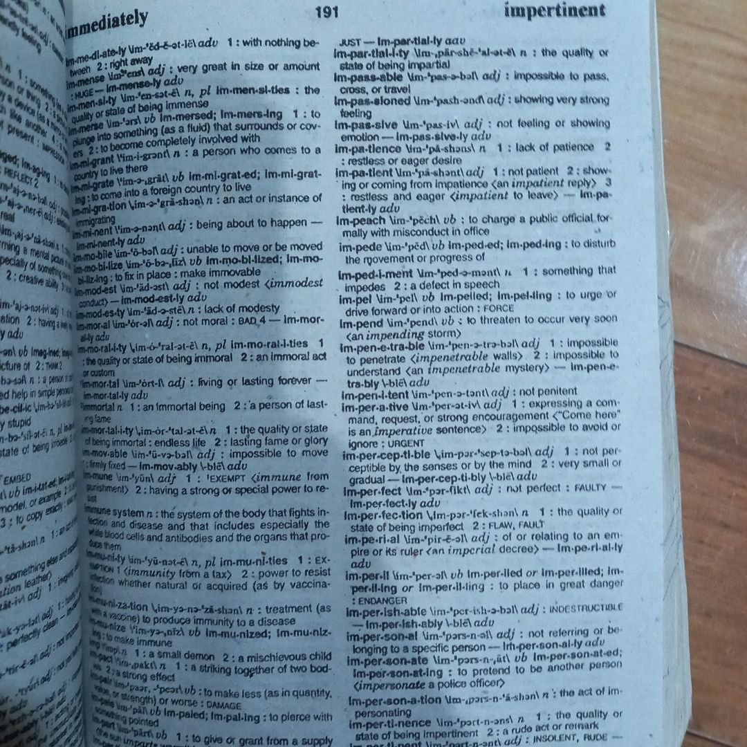 English Dictionary (Category: Textbooks) located in Manila. Submitted by jersey_n_stuff (Listing ID 1366435101, Image 2). Description: Fits for busy students.