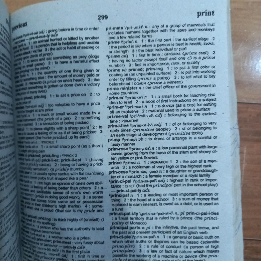 English Dictionary (Category: Textbooks) located in Manila. Submitted by jersey_n_stuff (Listing ID 1366435101, Image 3). Description: Fits for busy students.