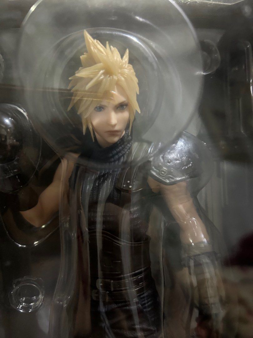 FF7 Remake Square Enix Static Arts Cloud Strife Scale Figure (11 inches) (Category: Figurines & Statues) located in Manila. Submitted by cxtremetoy17724 (Listing ID 1366520781, Image 2). Description: FF7 Remake Square Enix Static Arts Cloud Strife Scale Figure (11 inches) Bib condition (sariwa at makinis).