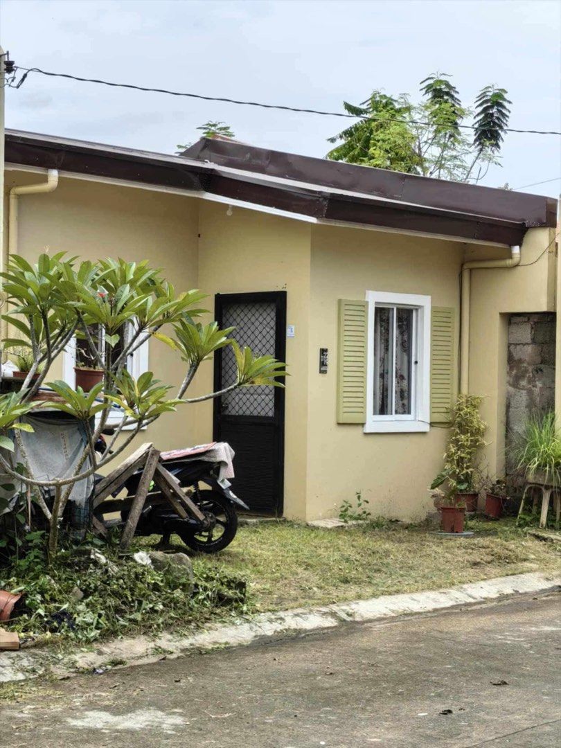 For Assume - Camella Ozamiz (Category: House & Lot) located in Silay City. Submitted by declutterwithm3 (Listing ID 1366520808, Image 2). Description: For Assume Bianca unit in Camella Ozamiz -₱19,975/mo thru UnionBank(mahal kay mao ni pinakalast na Bianca unit gipatindog, last year lang pud nahuman and na turnover). 2M TCP, 25 yrs to pay -More than 1 year na paid na wala lapse, will provide copy of SoA once masend na sa ako ni UB. In the meantim