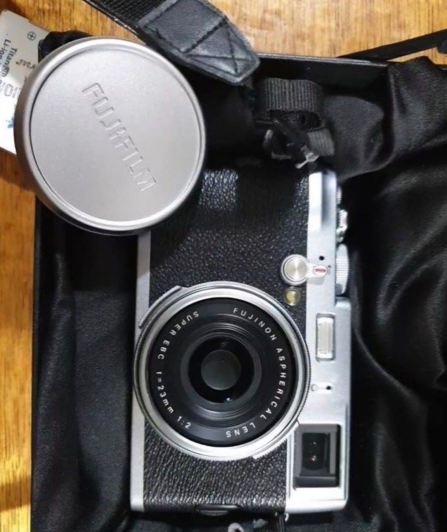 Fugifilm x100 (Category: Cameras) located in Tagbilaran City. Submitted by lugarpogi (Listing ID 1366425622, Image 1). Description: in good con..
