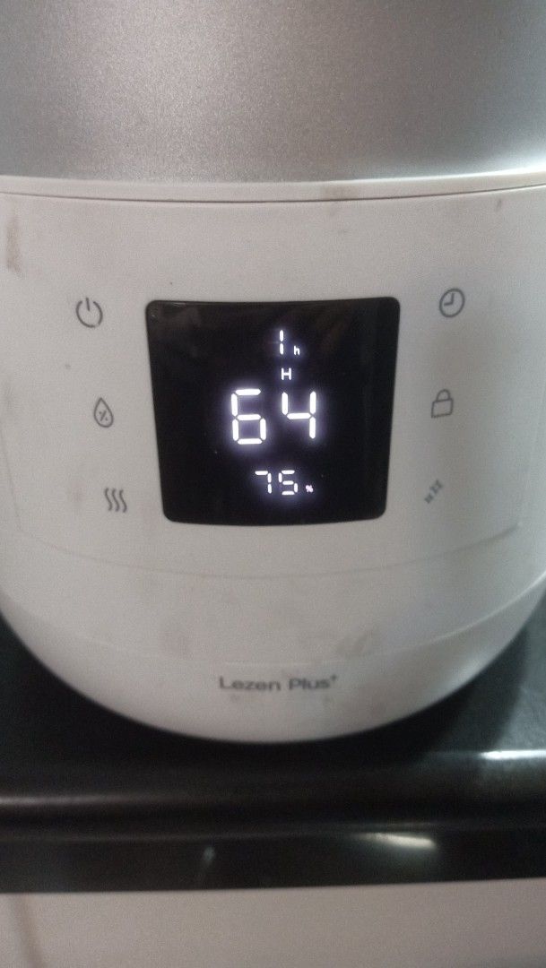 Heated Humidifier and aroma difuser (Category: Air Purifiers & Dehumidifiers) located in Bulacan. Submitted by mysticdeer.6d7f47 (Listing ID 1366433159, Image 2). Description: Lezen Plus+ Heated Dehumidifier Good for anti bacterial and aroma diffuser 220V.