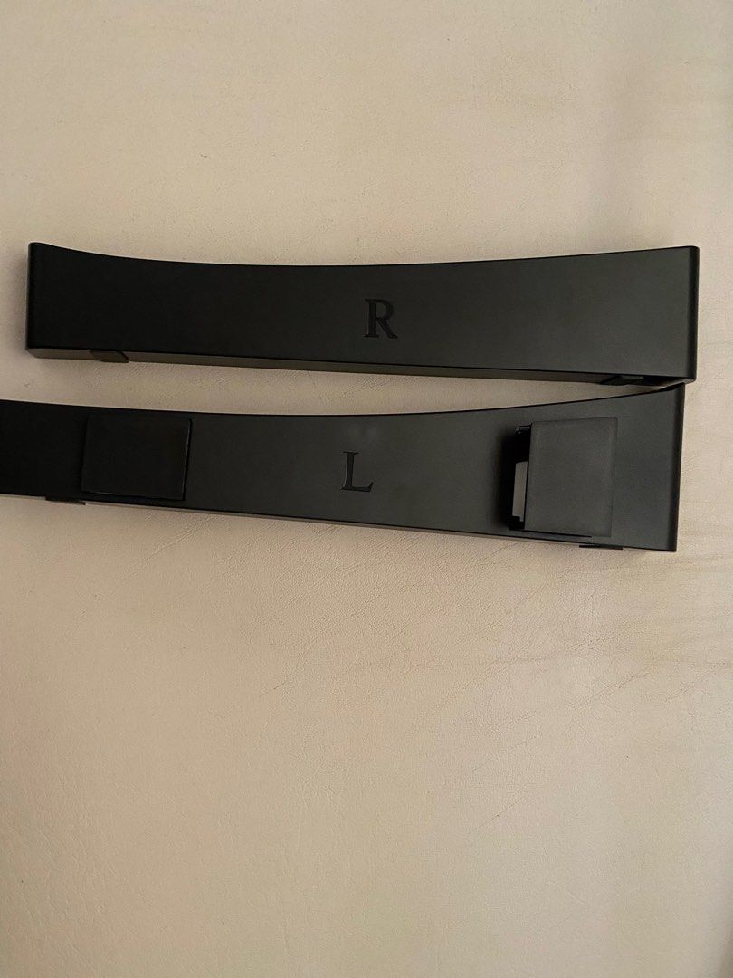 Horizontal Stand for PS5 Slim Console White (Category: PlayStation) located in Quezon City. Submitted by bsy33 (Listing ID 1366388881, Image 2). Description: Brand New Horizontal Stand for PS5 SLIM.