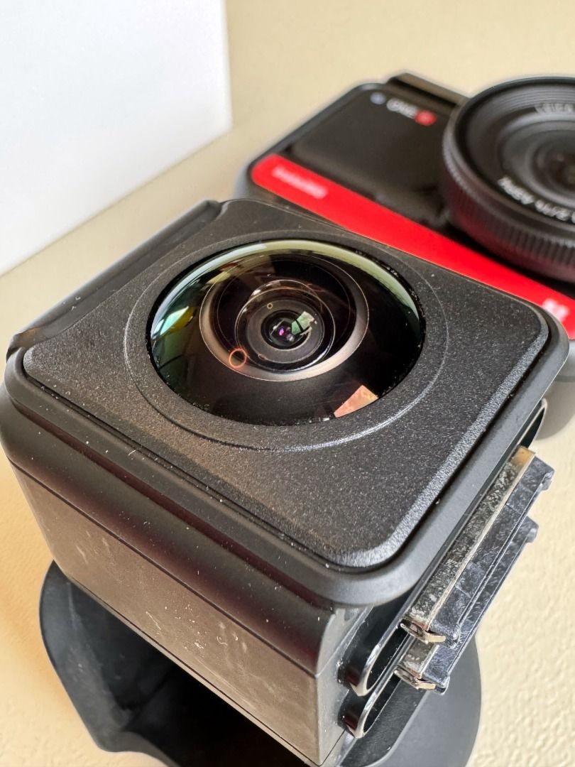 Insta360 One R one-inch edition, action camera with Leica lens, Dual lens, Dive case, and accessories62863063861122113
