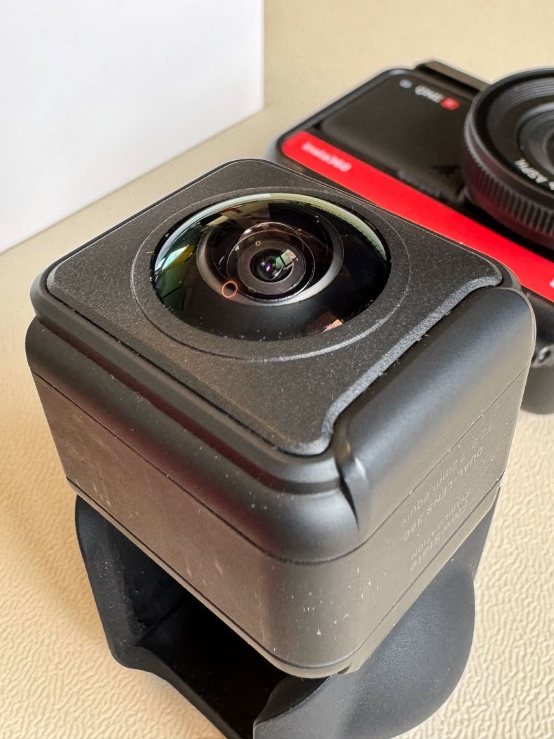 Insta360 One R one-inch edition, action camera with Leica lens, Dual lens, Dive case, and accessories62863063861122114