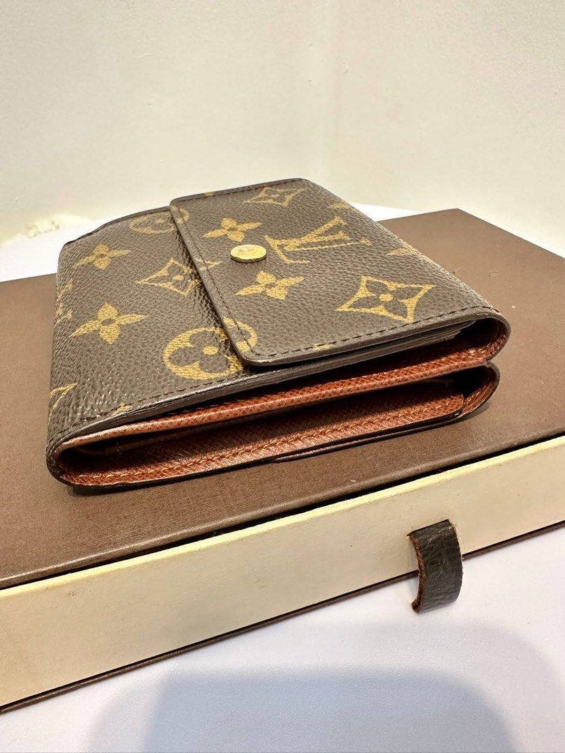 legit/Authentic💯 Lv Elise small wallet (Category: Luxury Bags & Wallets) located in General Santos City (Dadiangas). Submitted by braverabbit.67 (Listing ID 1366530550, Image 3). Description: 📌 New Arrival!😍🇯🇵🛬 legit💯 Guaranteed Orig!✅✅✅ lv elise small wallet in verygood condition with original duStbag & box.