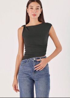(Category: ) located in . Submitted by shopwithaa_ (Listing ID 1366484776, Image 1). Description: .