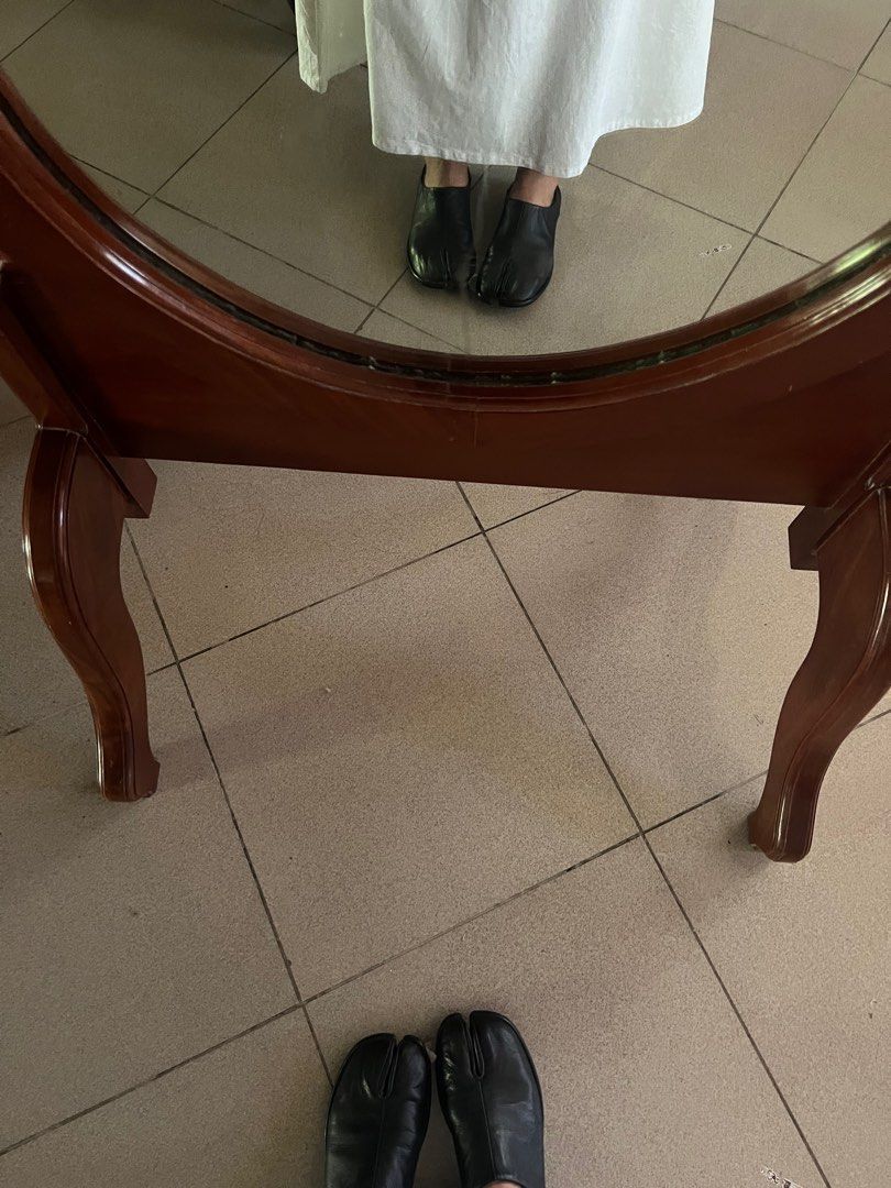 Maison margiela tabi babouche (Category: Loafers) located in Tuguegarao City. Submitted by annzulu (Listing ID 1366465505, Image 3). Description: Selling my preloved tabi shoes excellent condition Negotiable price.