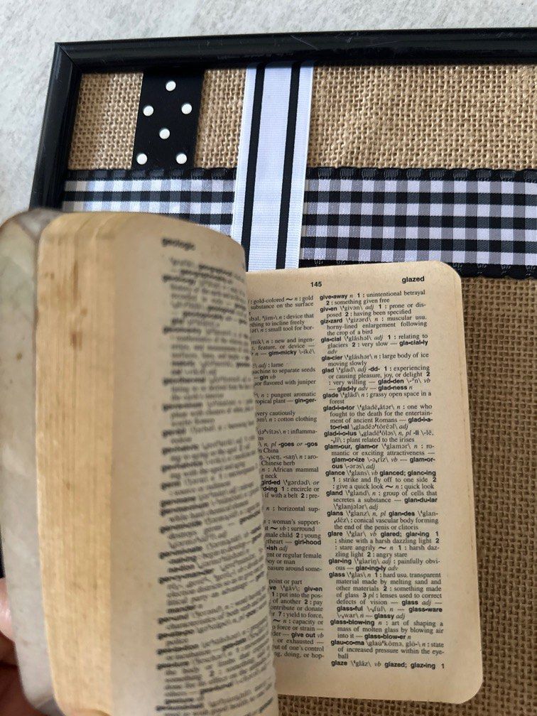 Merriam Webster’s Pocket Dictionary (Category: Textbooks) located in Makati City. Submitted by twodoxies (Listing ID 1366403516, Image 2). Description: .