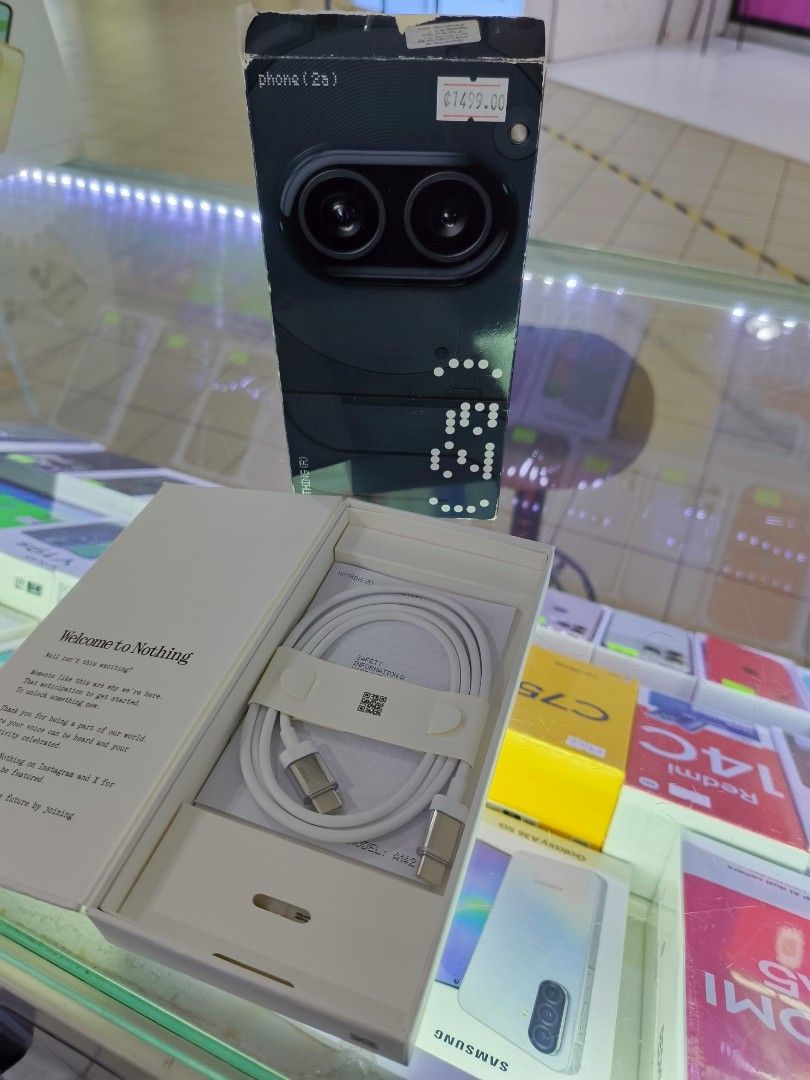 Nothing Phone (2a) 256GB Black (Category: Nothing) located in Kuala Lumpur. Submitted by teckyoong81323 (Listing ID 1366399256, Image 2). Description: Nothing Phone 2a 12/256 brand new haven't start waranty come with box and ori cable accept cod/meet up area Shah Alam/ klang/ kl.